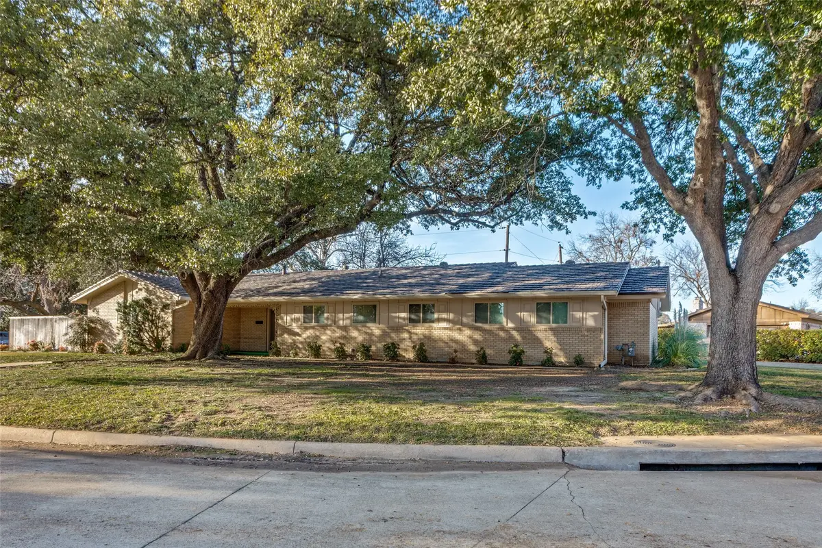 4113 Tara Drive, Benbrook, TX 76116 - Image #1