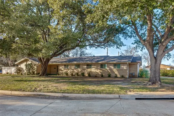 4113 Tara Drive, Benbrook, TX 76116