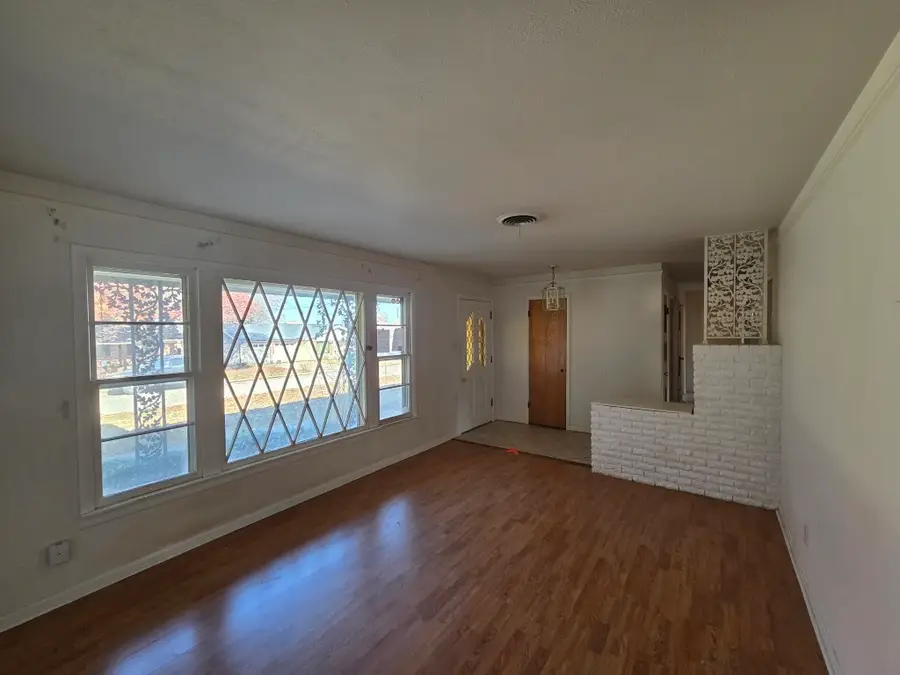 5708 Starlight Drive, Haltom City, TX 76117 - Image #2