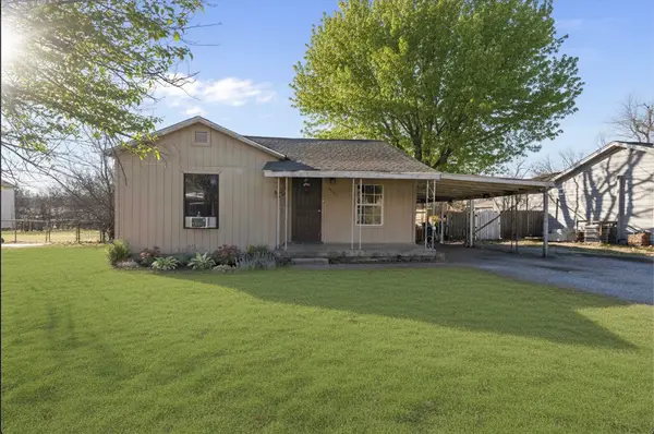 9201 Farmer Road, White Settlement, TX 76108