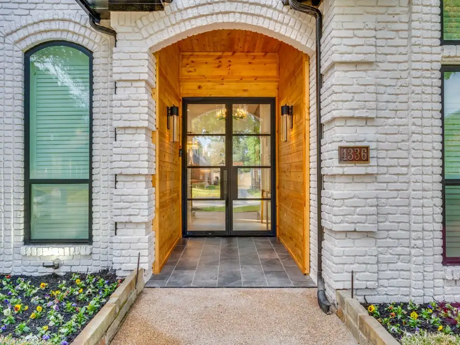 4336 Hollow Oak Drive, Dallas, TX 75287 - Image #3