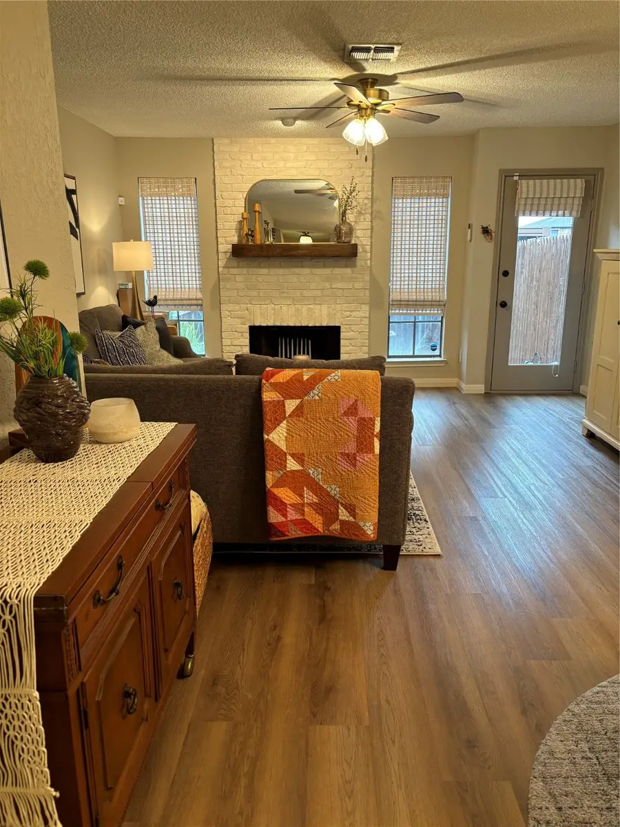 7429 Kingswood Drive, Fort Worth, TX 76133 - Image #2