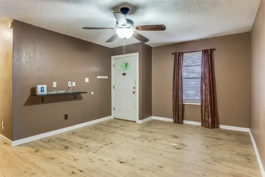 616 Black Hills Drive, Burleson, TX 76028 - Image #3