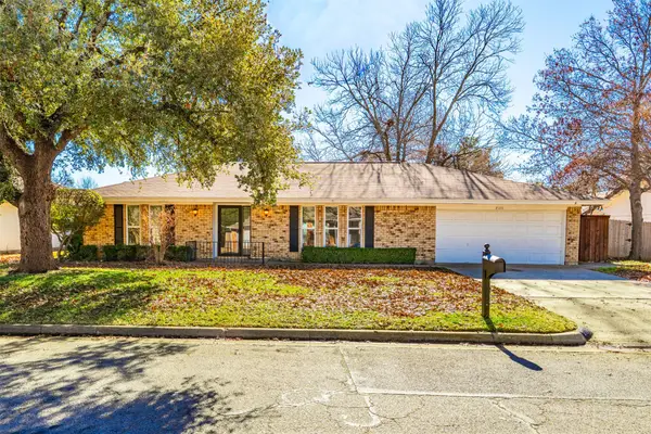 2100 Friar Tuck Drive, Arlington, TX 76013