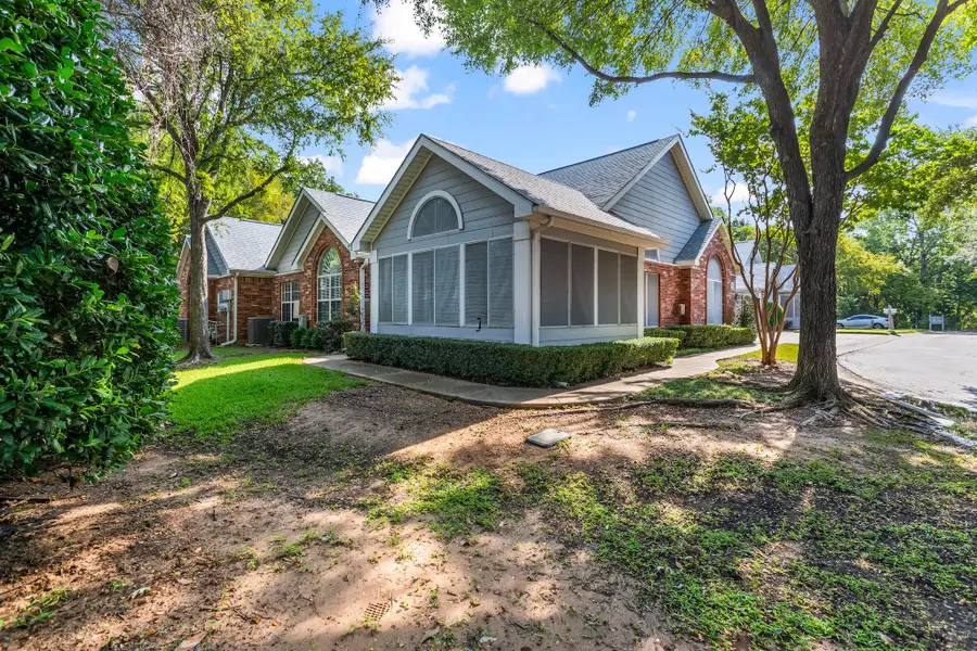 1023 Bridges Drive, Arlington, TX 76012 - Image #3
