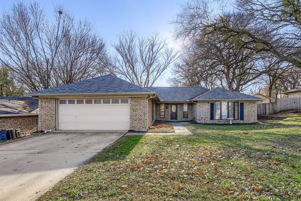 116 NE Alsbury Boulevard, Burleson, TX 76028