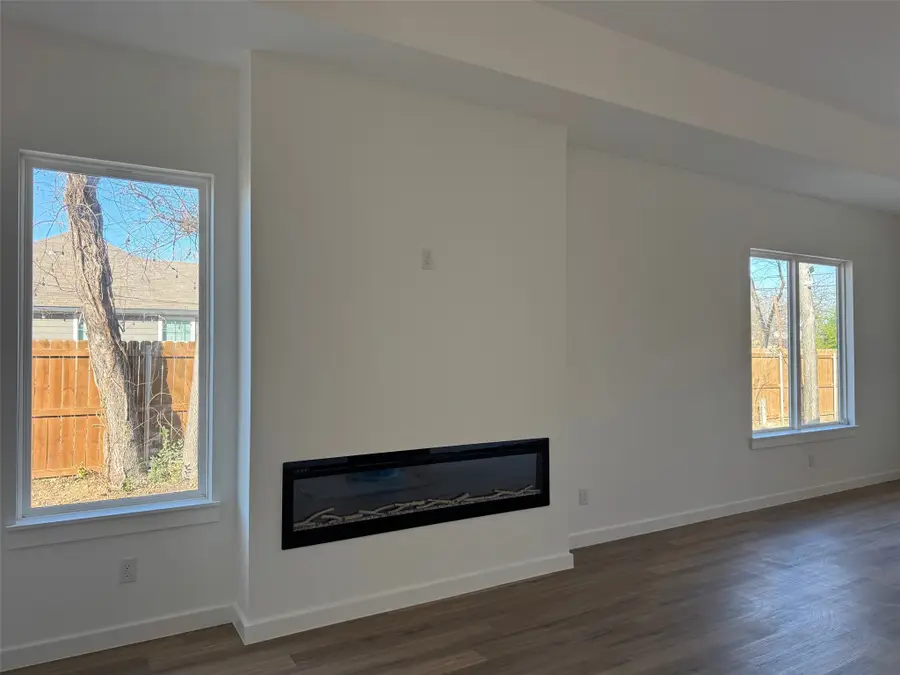 1629 E Tucker Street, Fort Worth, TX 76104 - Image #3