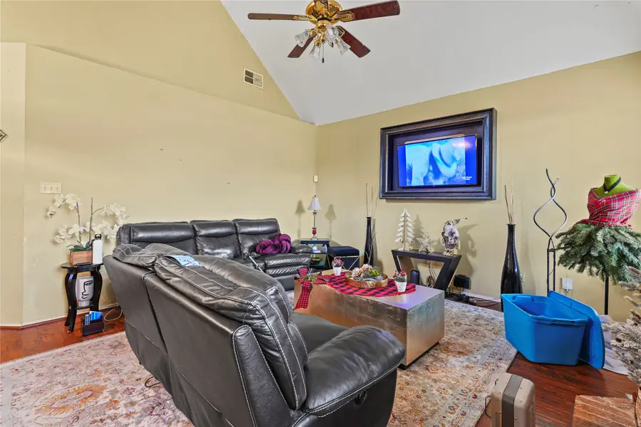 12820 Hilltop Drive, Balch Springs, TX 75180 - Image #3