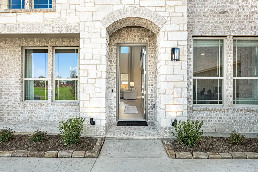 817 Rusty Run Drive, Midlothian, TX 76065 - Image #2