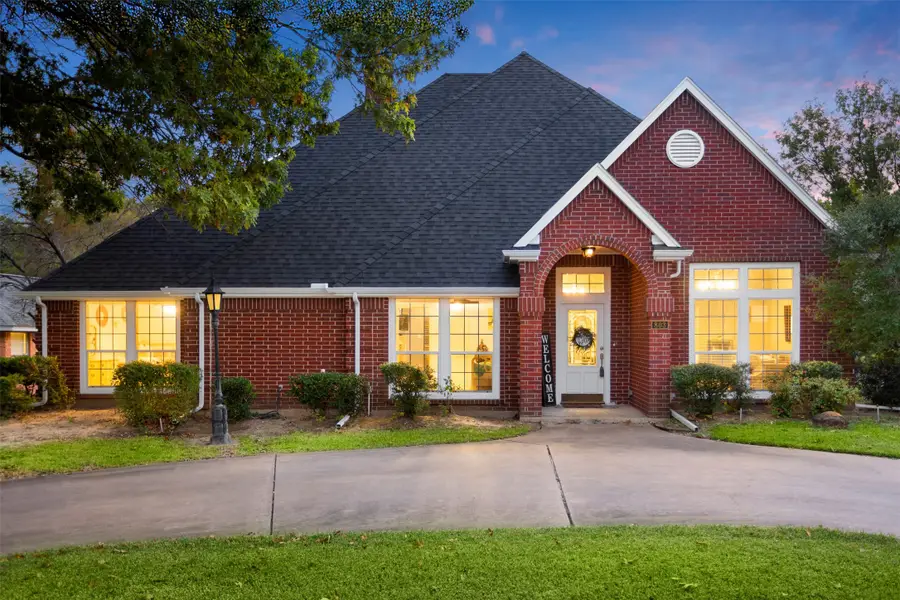 803 Williamsburg Drive, Ennis, TX 75119 - Image #2