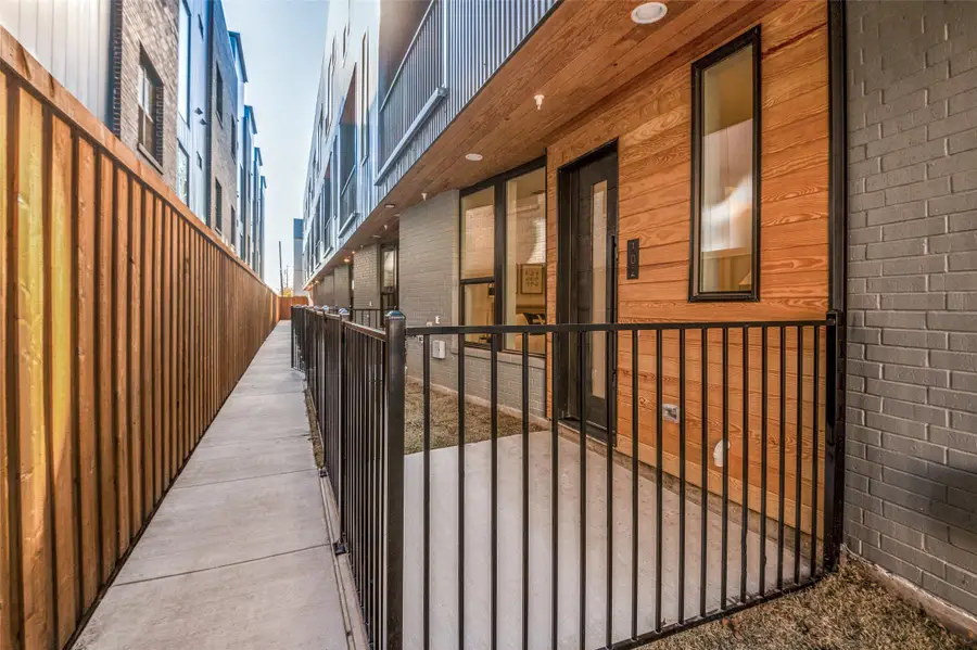 426 W 9th Street #105, Dallas, TX 75208 - Image #3