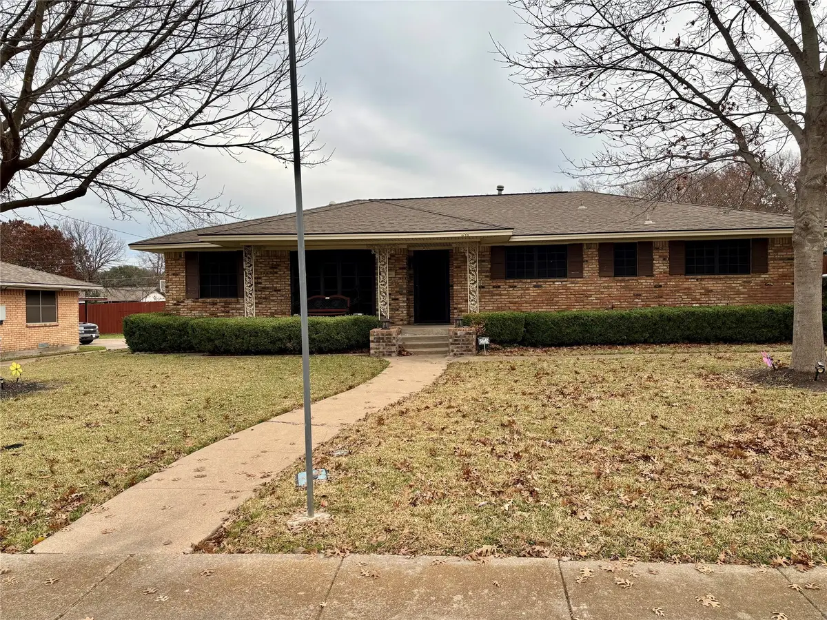 816 Misty Glen Drive, Desoto, TX 75115 - Image #1