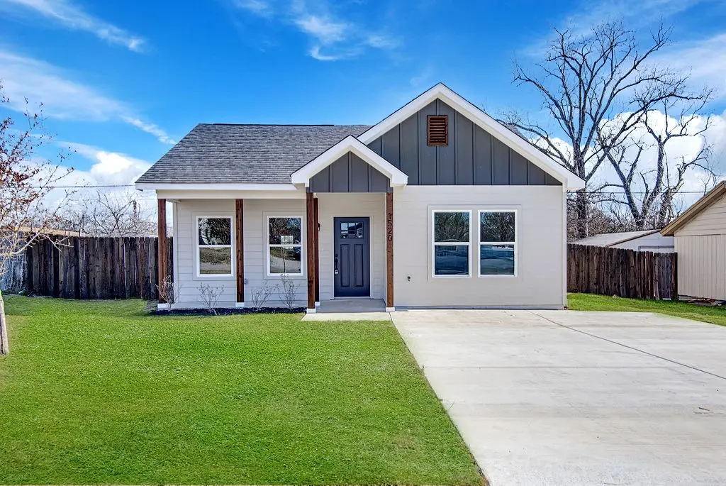 1520 Whippoorwill Way, Azle, TX 76020 - Image #1