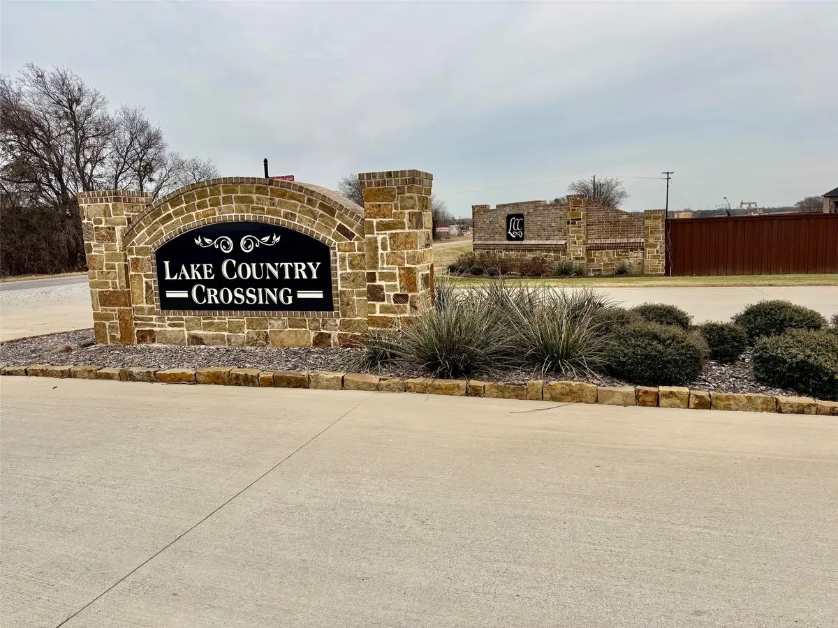 101 Chisolm Trail, Pottsboro, TX 75076 - Image #1