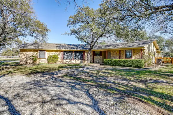 118 Woodcrest Street, Weatherford, TX 76087