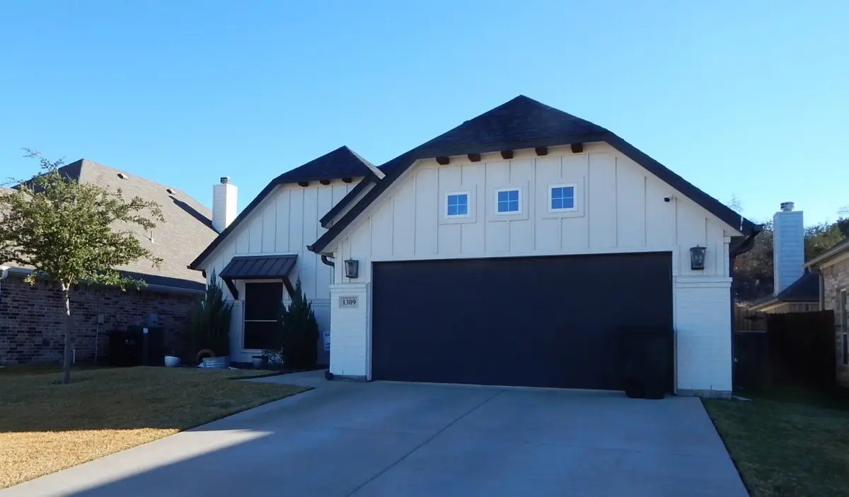 1309 Ridgeview Drive, Weatherford, TX 76086 - Image #1