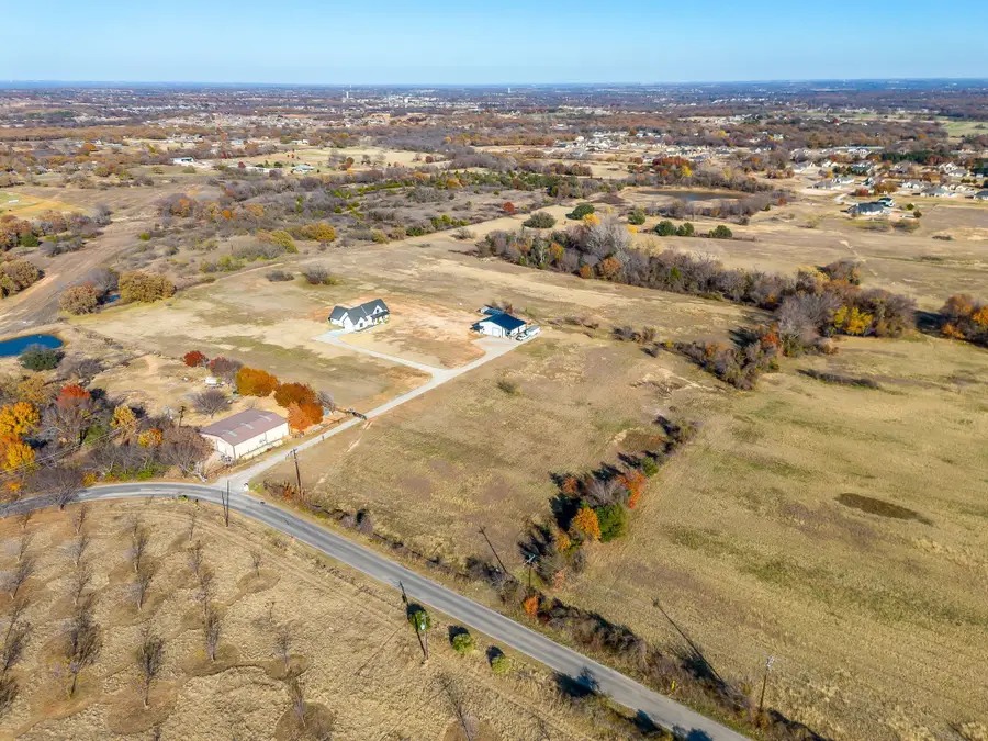 8140 Lavender Road, Springtown, TX 76082 - Image #3