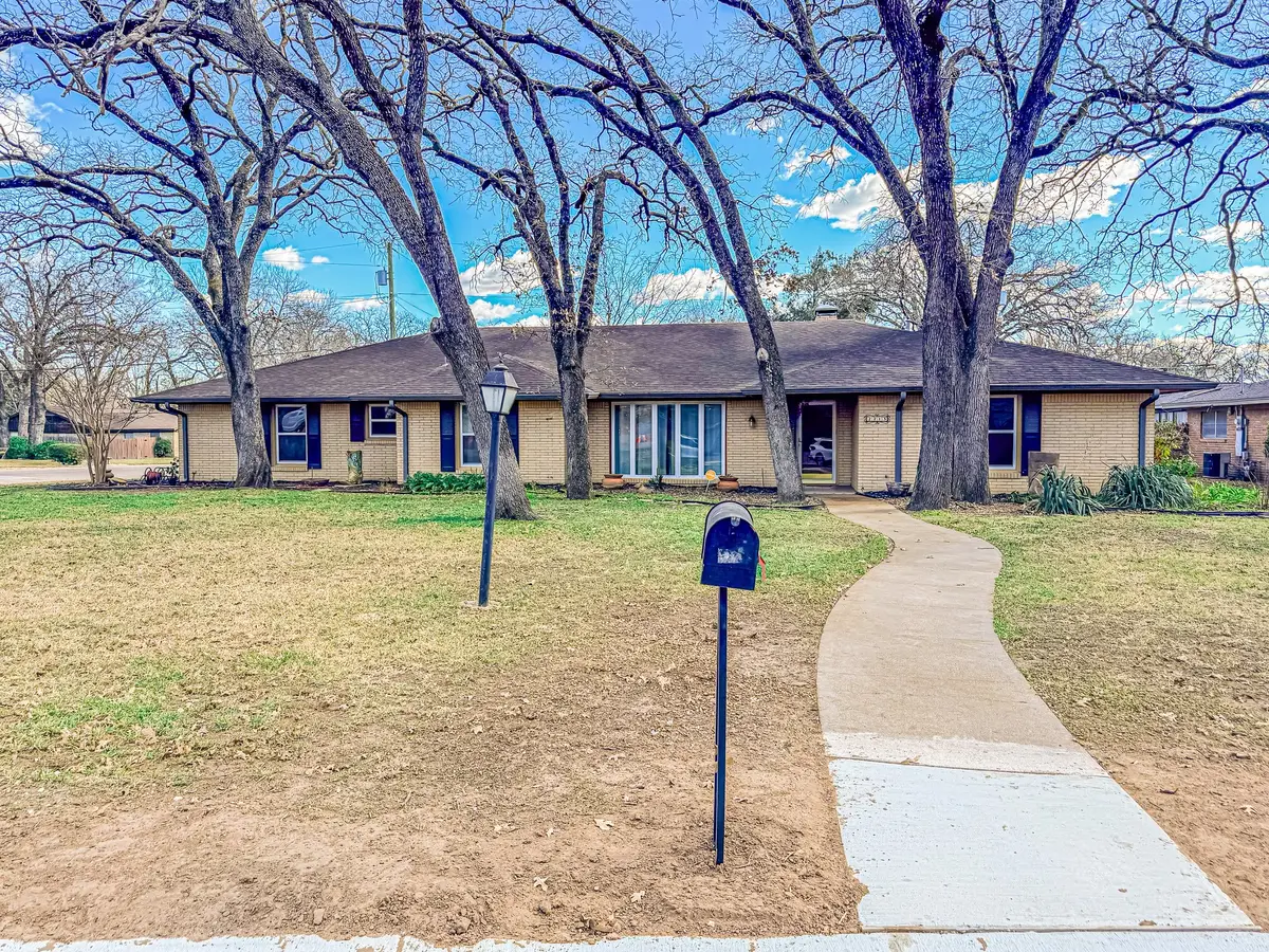 2213 Dartmouth Lane, Corsicana, TX 75110 - Image #1