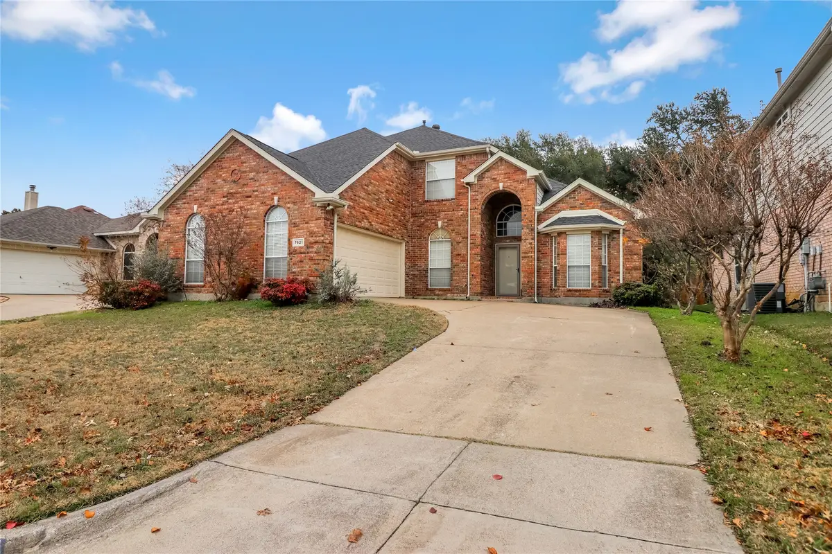 7621 Brook Meadow Lane, Fort Worth, TX 76133 - Image #1