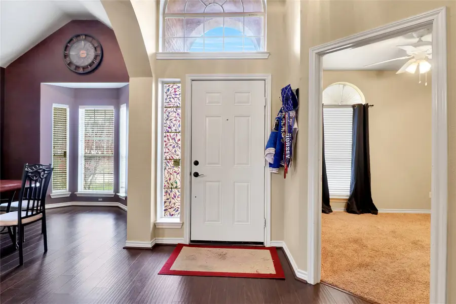 7621 Brook Meadow Lane, Fort Worth, TX 76133 - Image #3