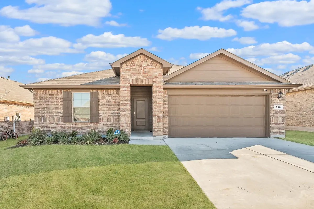 508 Bronze Circle W, Springtown, TX 76082 - Image #1
