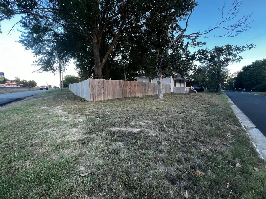 201 S Post Oak Street, Winnsboro, TX 75494 - Image #3