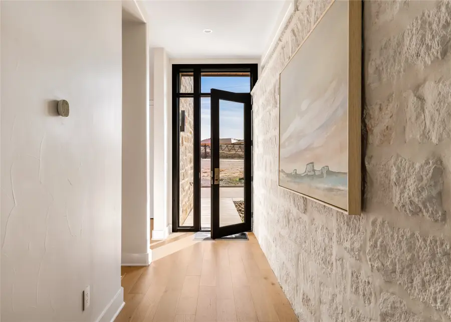 500 Ryan Joe Circle, Iredell, TX 76649 - Image #2