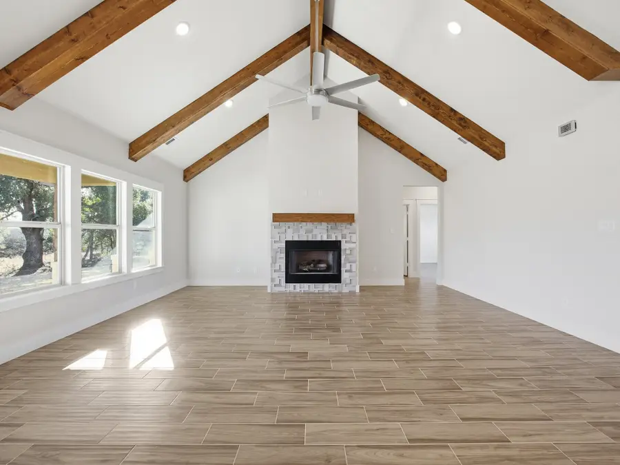 107 W Stagecoach Trail, Weatherford, TX 76085 - Image #3