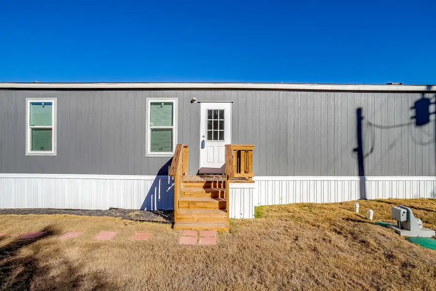 6303 N Oklahoma Trail, Granbury, TX 76048 - Image #2