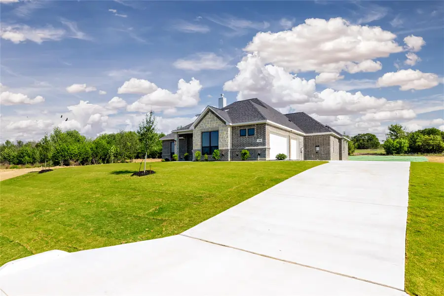 104 Oak Meadow Lane, Weatherford, TX 76085 - Image #2