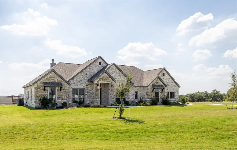 209 Oak Meadow Lane, Weatherford, TX 76085 - Image #2