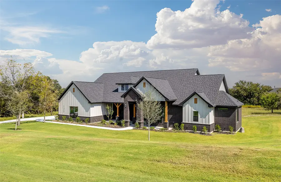 125 Oak Meadow Lane, Weatherford, TX 76085 - Image #2