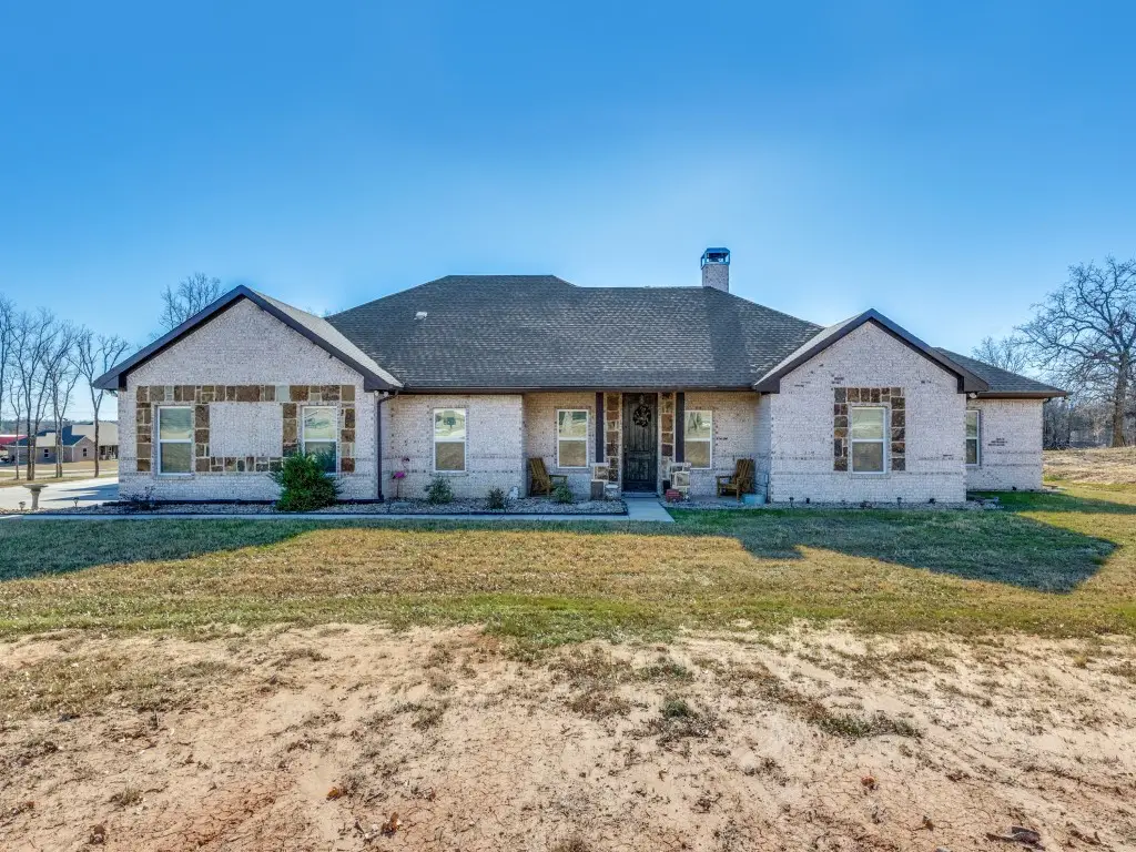 3001 Sutton Court, Weatherford, TX 76085 - Image #1