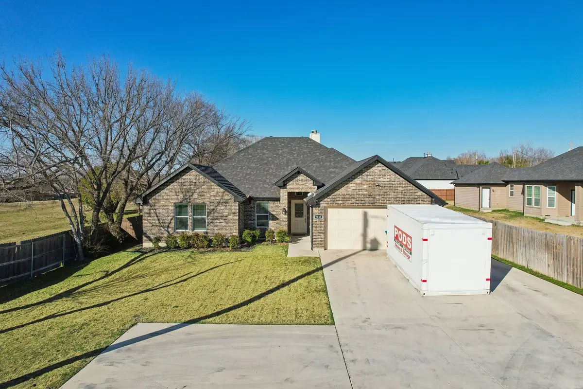 7137 John T. White Road, Fort Worth, TX 76120 - Image #1
