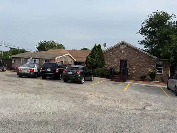 2340 N Chandler Drive E, Fort Worth, TX 76111