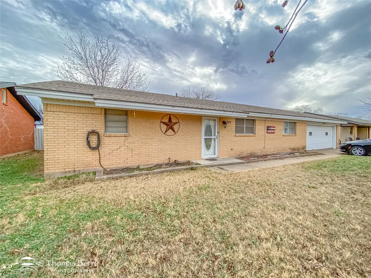 1029 3rd Street, Hamlin, TX 79520 - Image #1