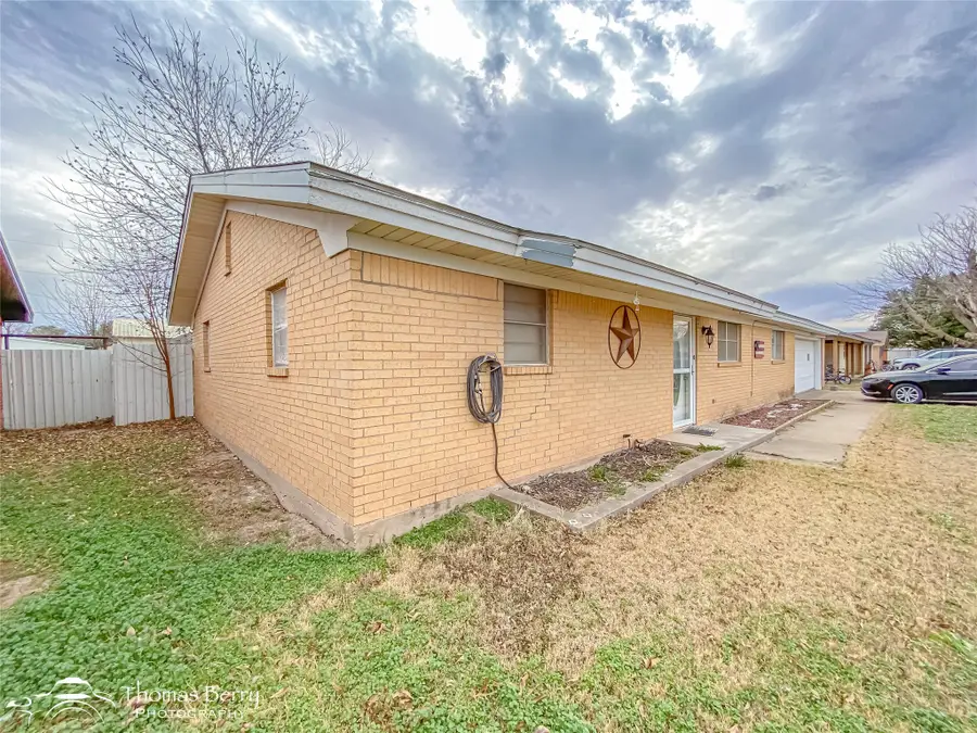 1029 3rd Street, Hamlin, TX 79520 - Image #3