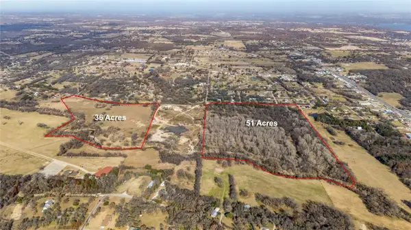 1620 W Timberlake Street #A-E, Reno, TX 76020