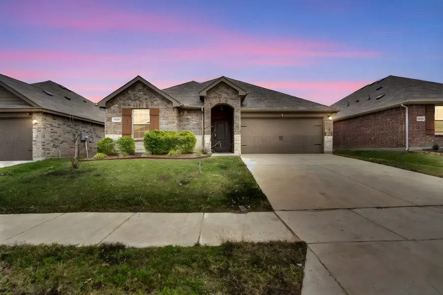 1207 Knoll Drive, Ennis, TX 75119 - Image #2
