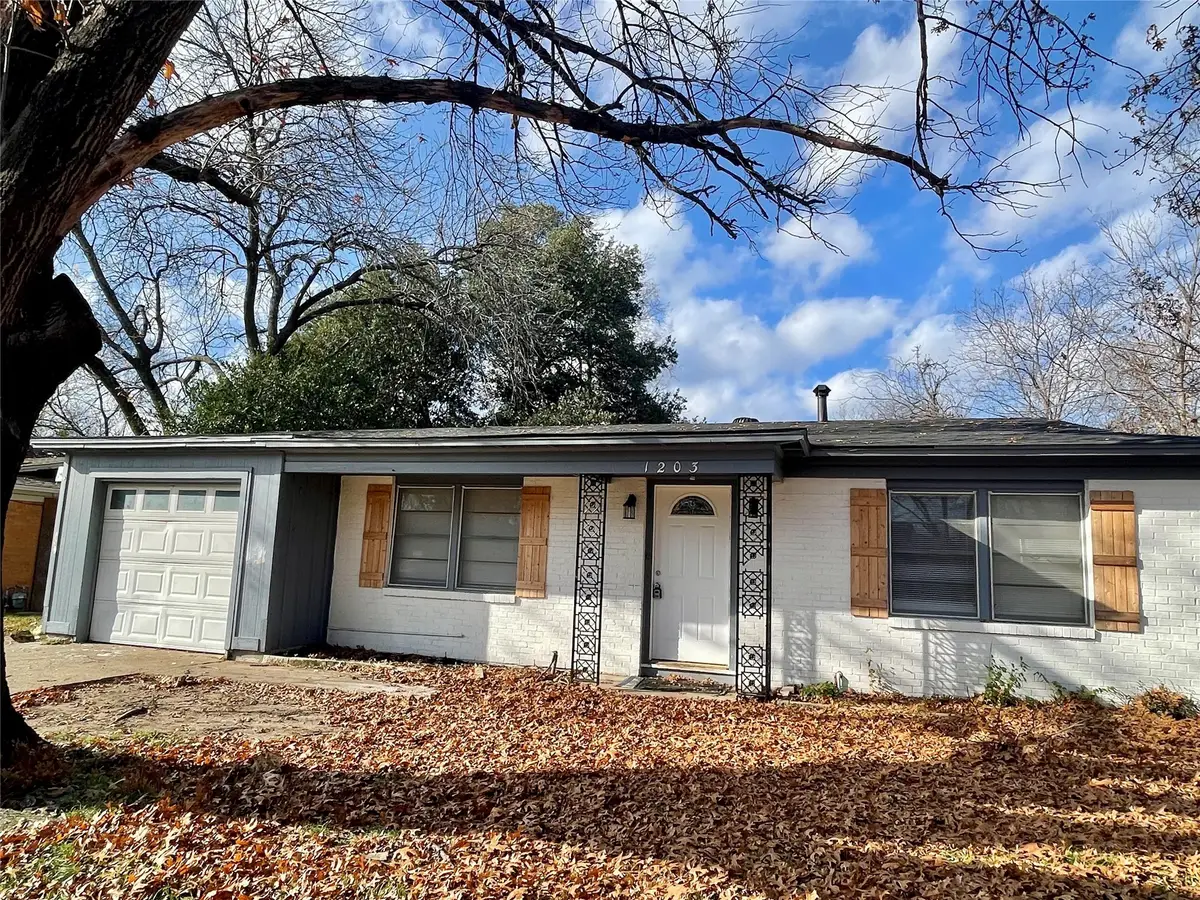 1203 Belvedere Drive, Arlington, TX 76010 - Image #1