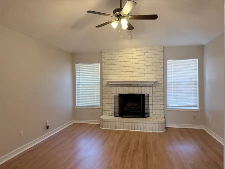 918 Gwinnett Circle, Arlington, TX 76017 - Image #2