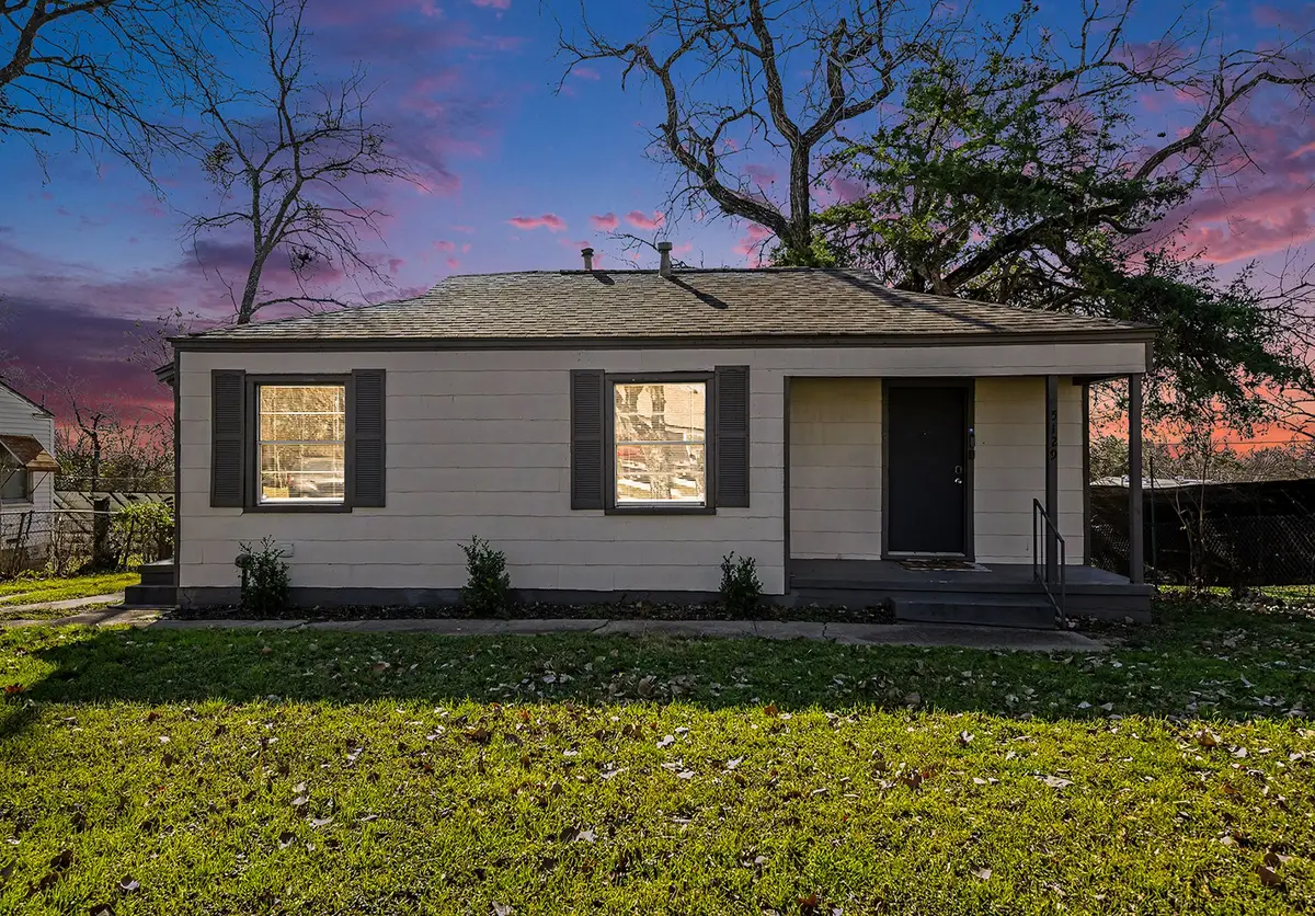 5129 Penrod Court, River Oaks, TX 76114 - Image #1