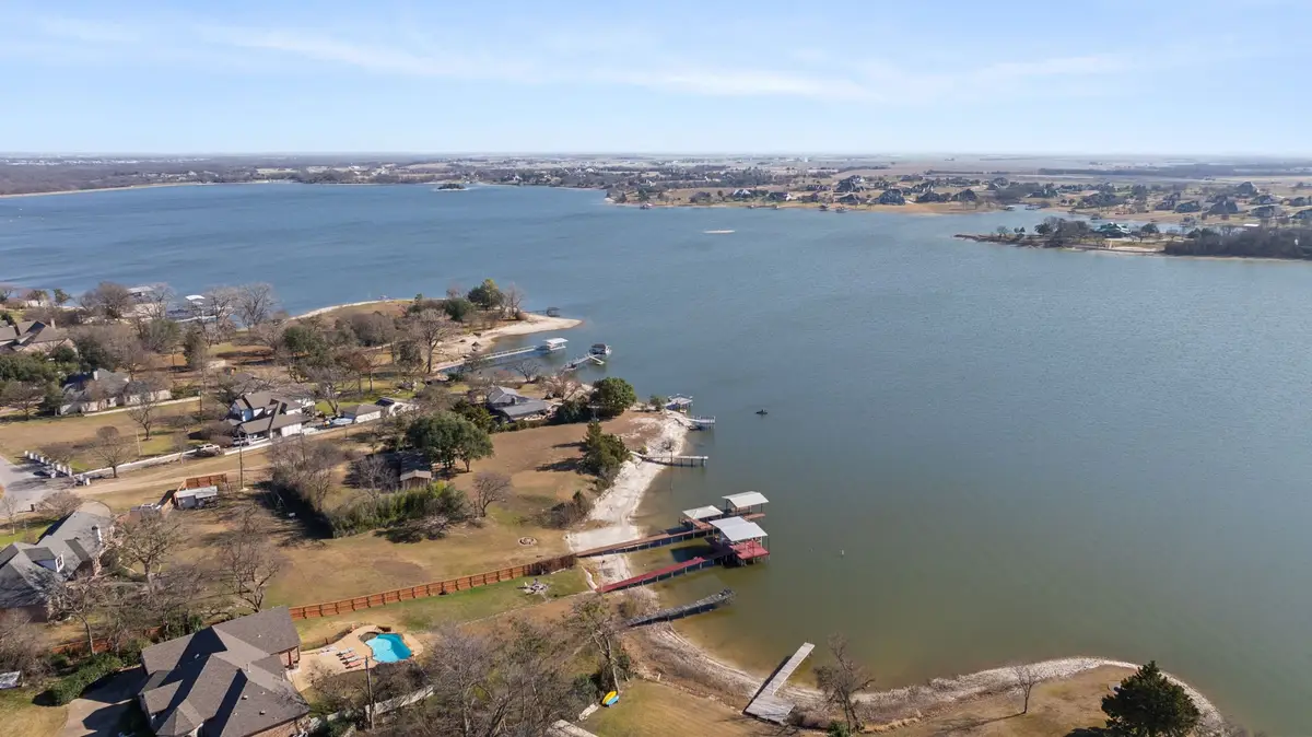 155 Lakeshore Drive, Waxahachie, TX 75165 - Image #1