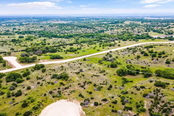 1102 Bluffview Ct, Glen Rose, TX 76043