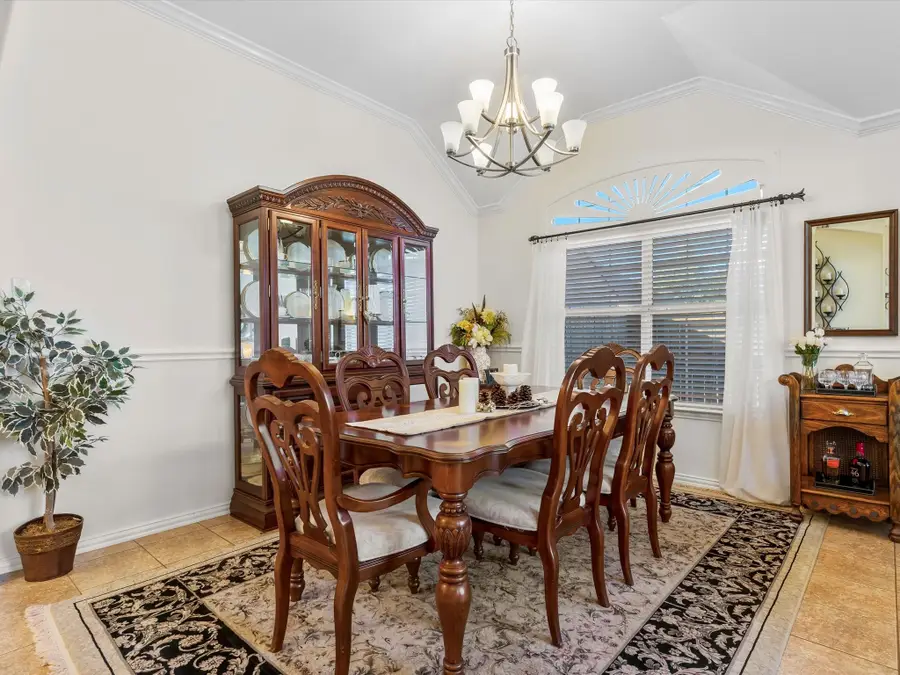 581 Griffith Drive, Saginaw, TX 76179 - Image #3