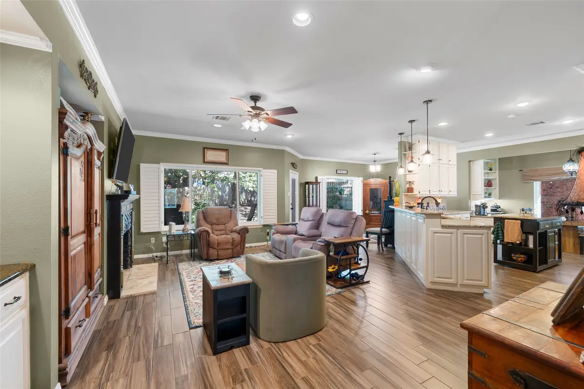 212 Shady Place Drive, Waco, TX 76712 - Image #1