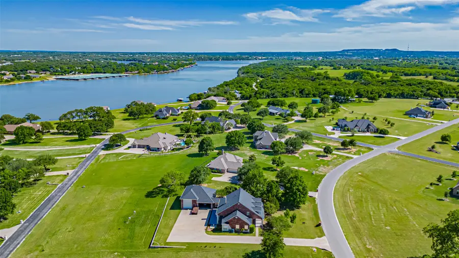 1905 Yucatan Drive, Granbury, TX 76048 - Image #3