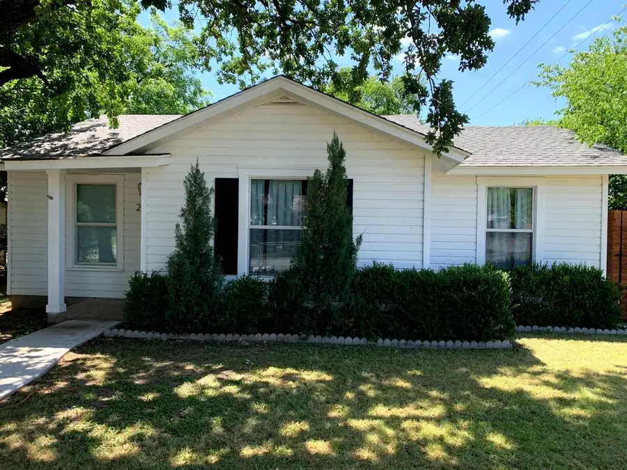 2021 Bluebonnet Drive, Fort Worth, TX 76111 - Image #3