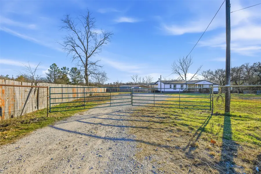 111 Jody Lane, Azle, TX 76020 - Image #2