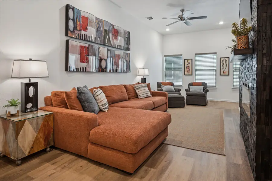 1400 E Road To Six Flags Street #810, Arlington, TX 76011 - Image #2